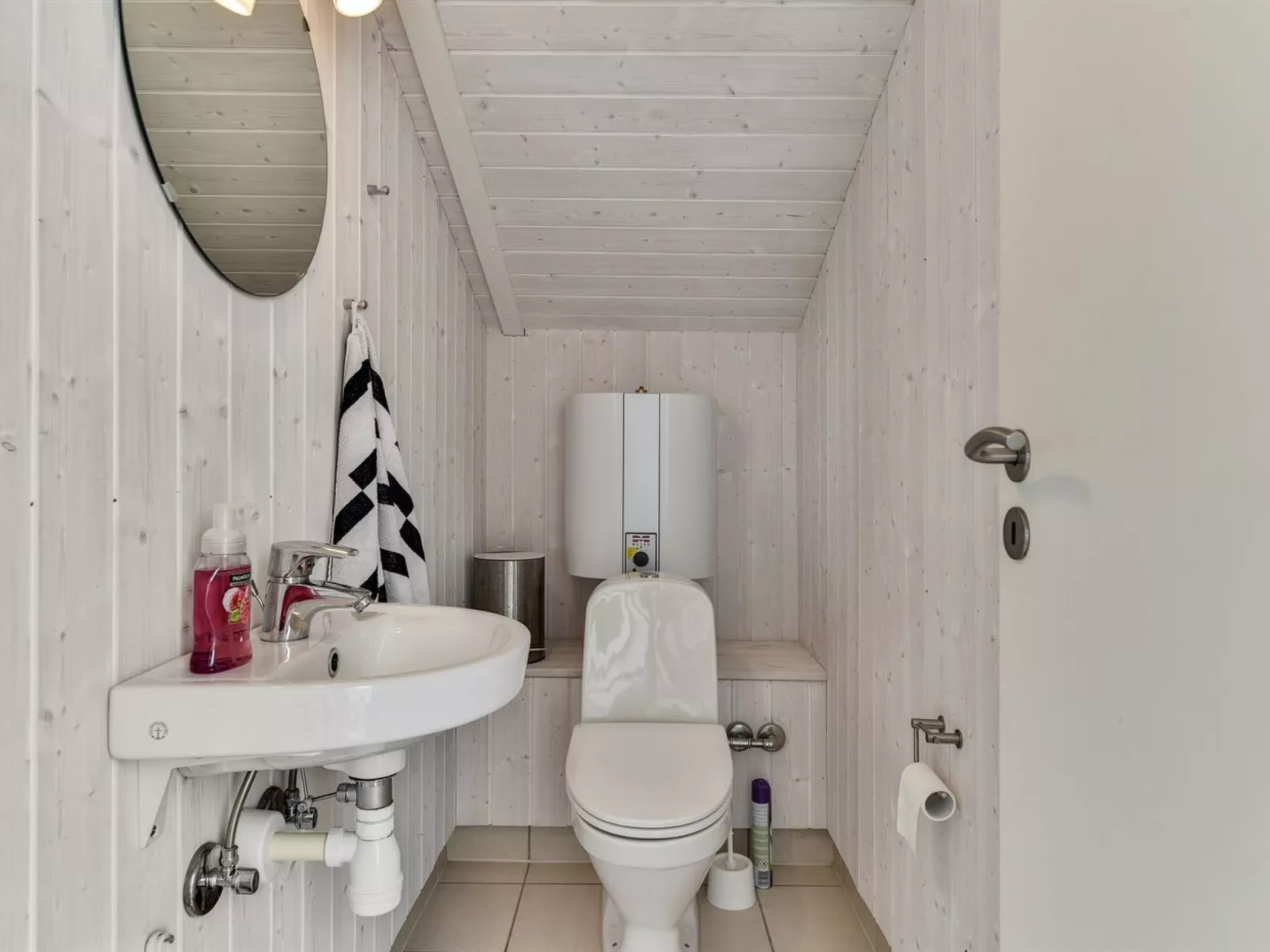 "Sisko" - 600m from the sea-Binnen