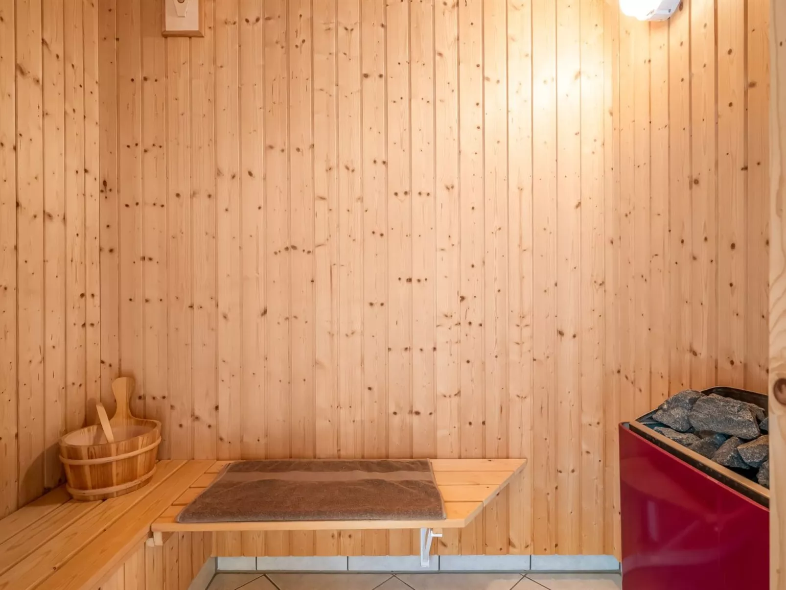 "Thormar" - 1.5km from the sea-Binnen