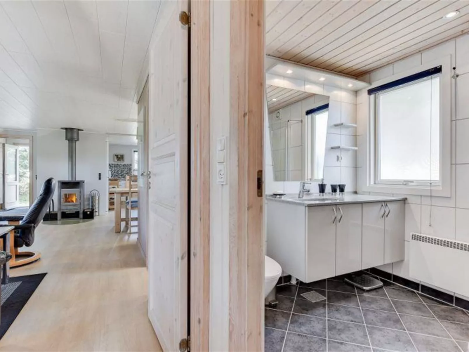 "Gudrid" - 500m from the sea-Binnen