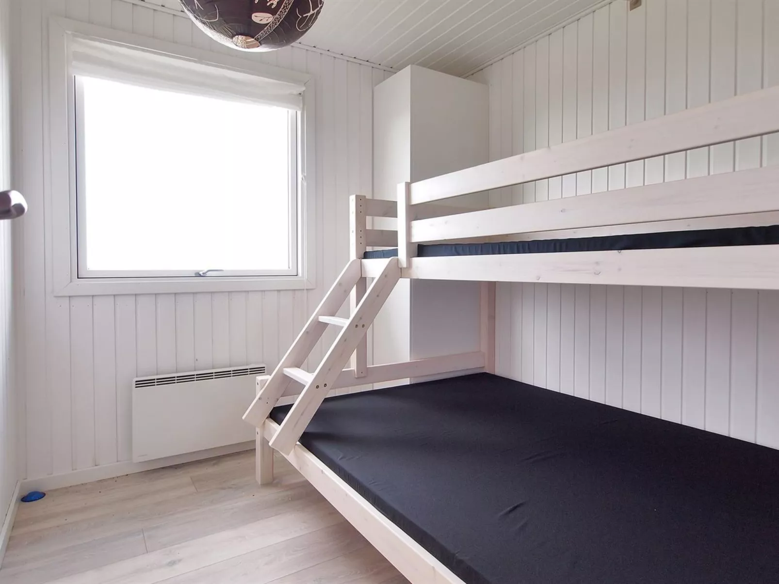 "Bertold" - 20m from the sea-Binnen