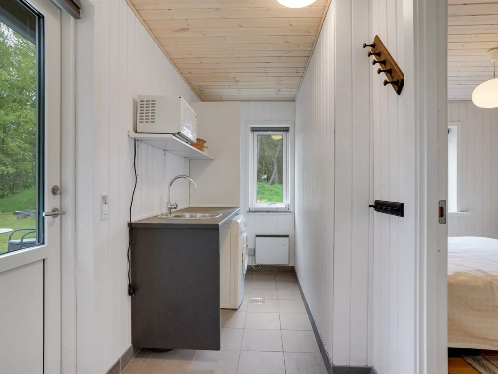 "Elny" - 500m to the fjord-Binnen