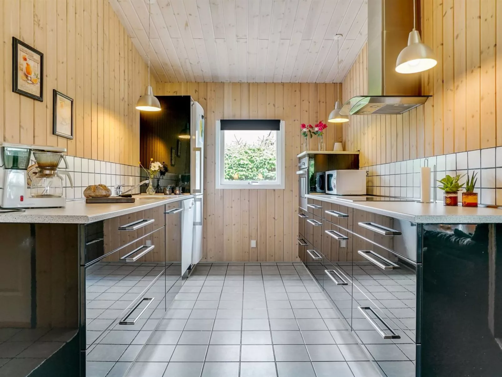 "Tord" - 350m from the sea-Binnen