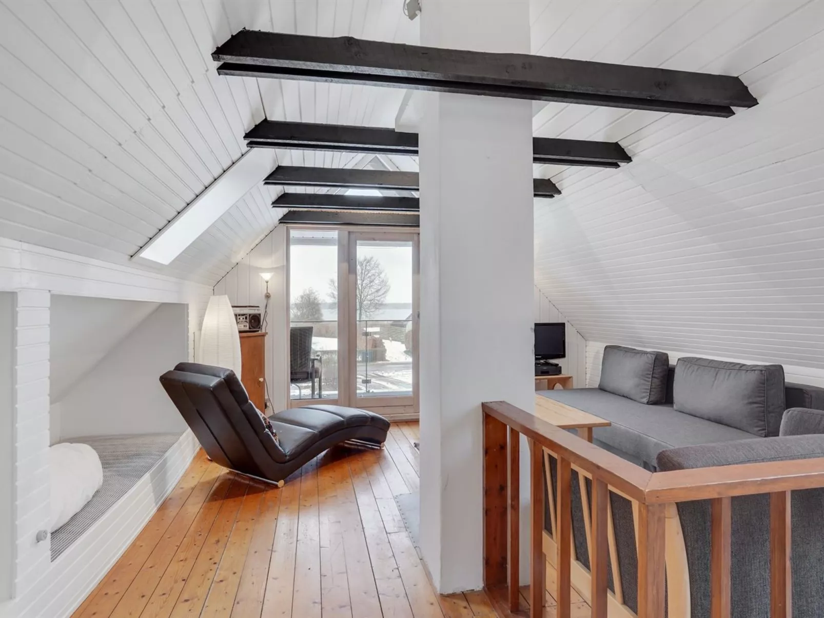 "Bendine" - 100m to the fjord-Buiten