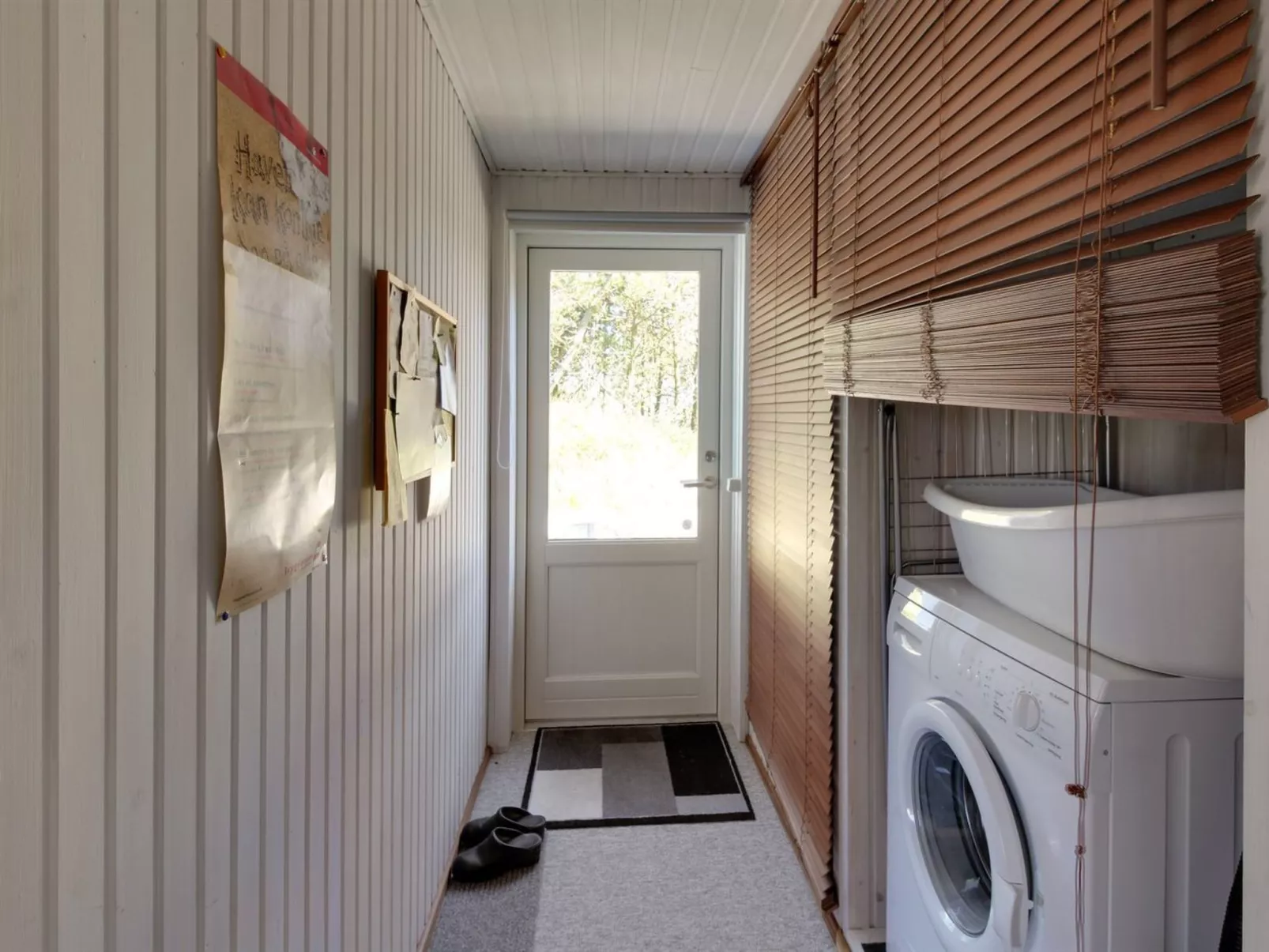 "Iver" - 600m to the fjord-Binnen