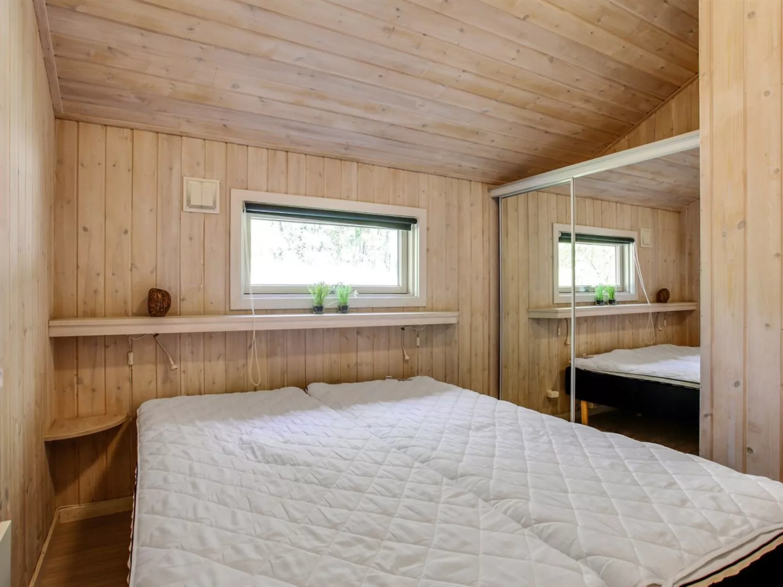 "Sylvia" - 900m from the sea-Binnen