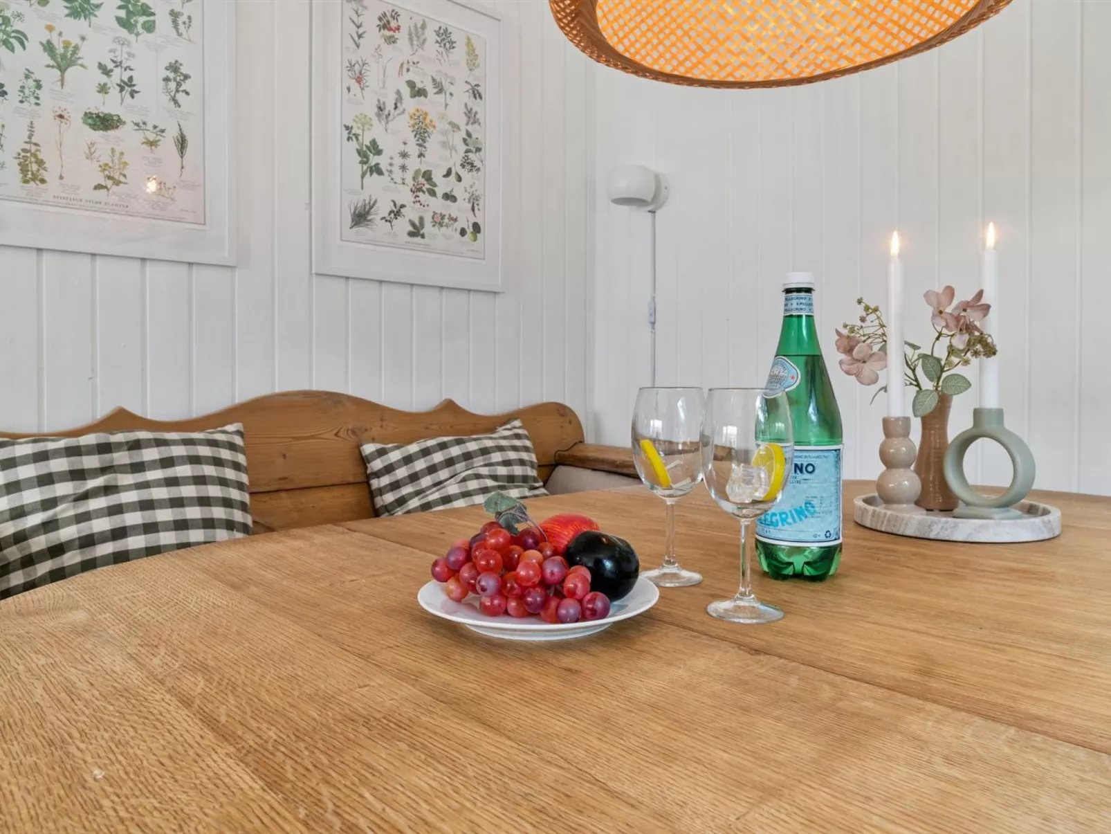 "Ellinor" - 300m from the sea-Binnen