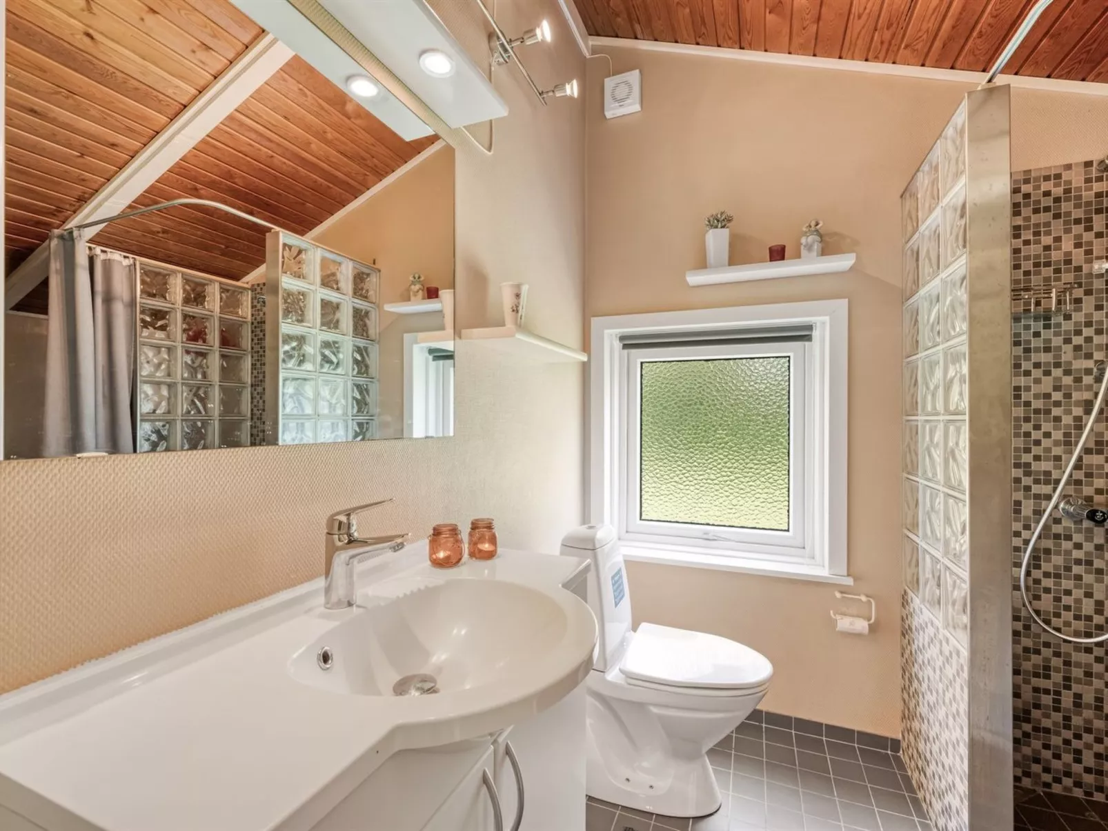 "Penka" - 550m to the fjord-Binnen