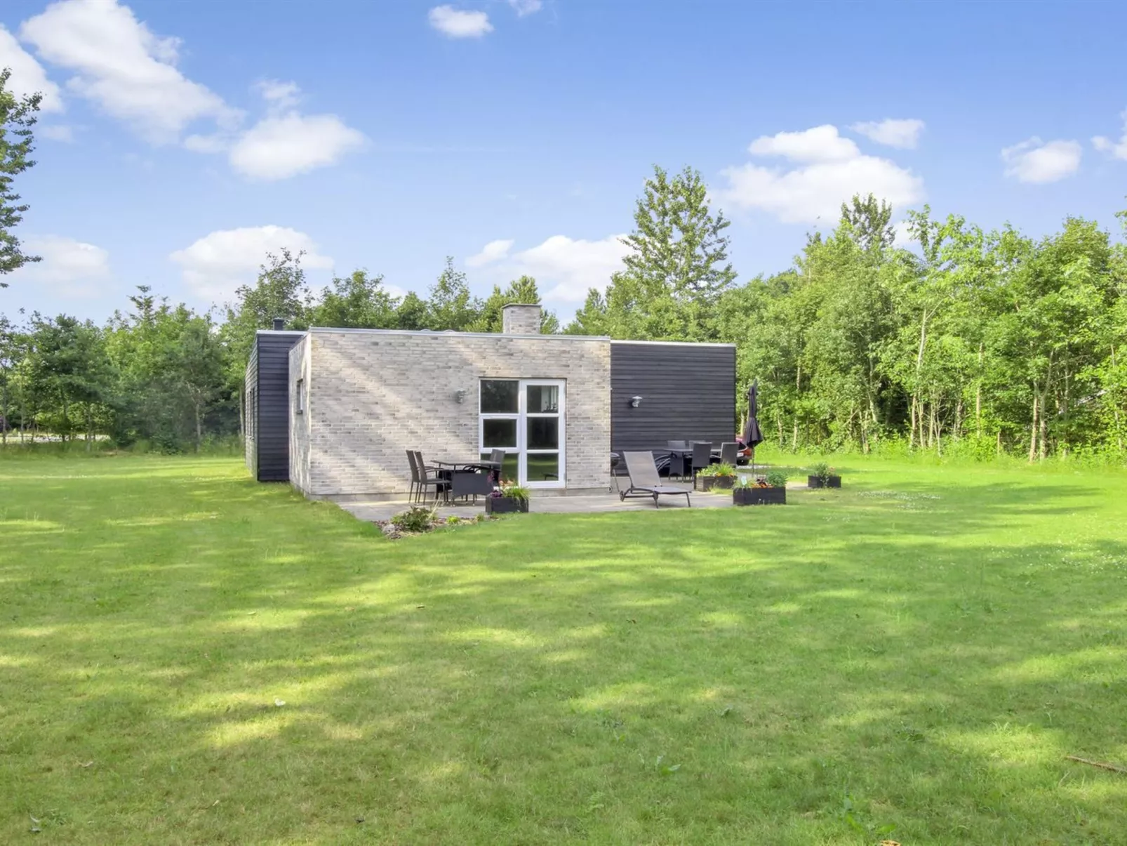 "Jarven" - 500m to the fjord-Buiten