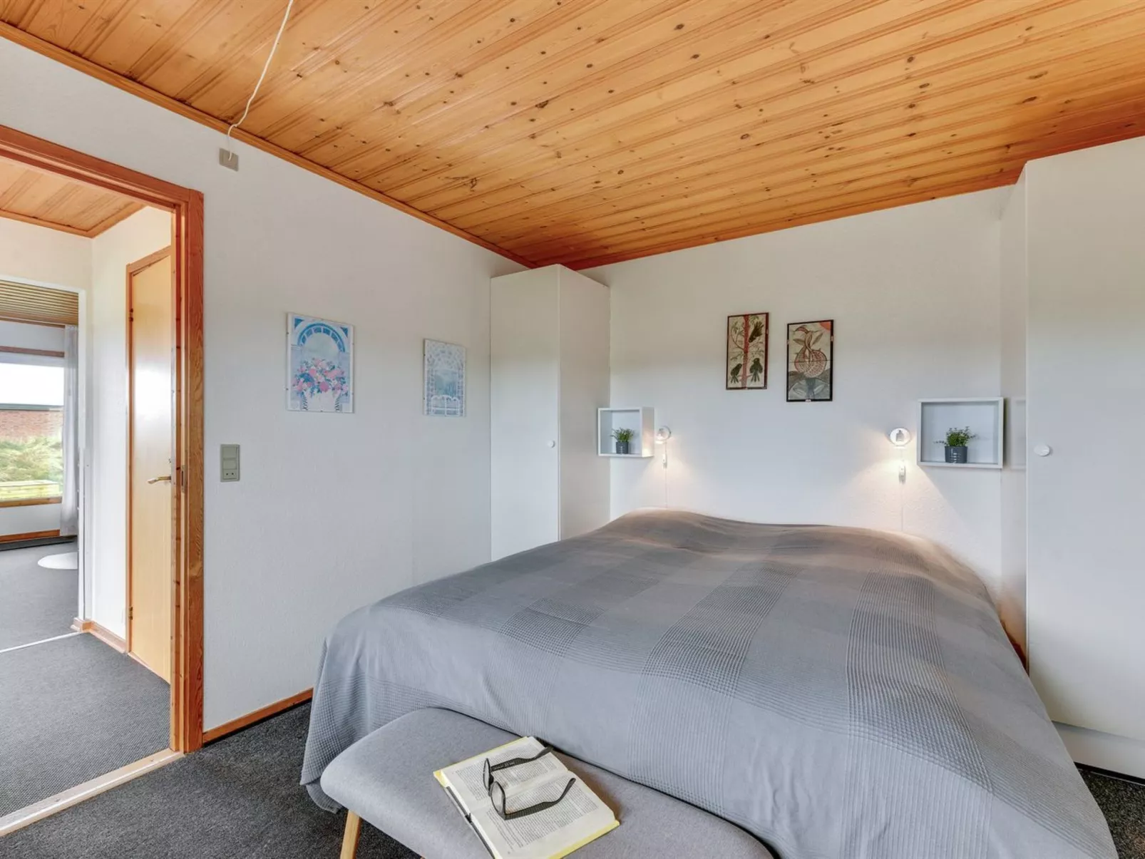 "Trineke" -  from the sea-Binnen