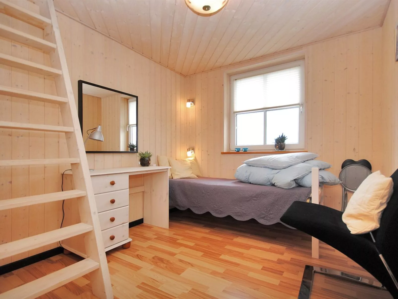 "Eberta" - 200m to the fjord-Binnen