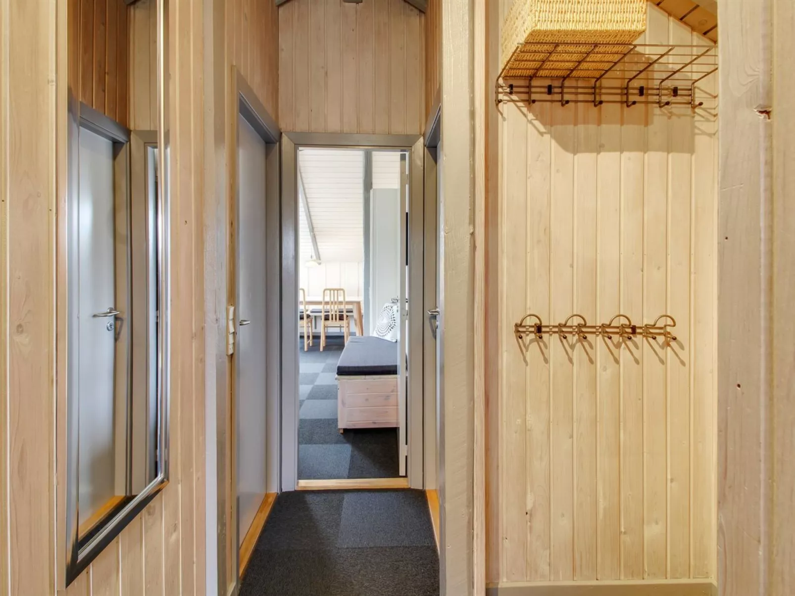 "Halda" - 300m from the sea-Binnen