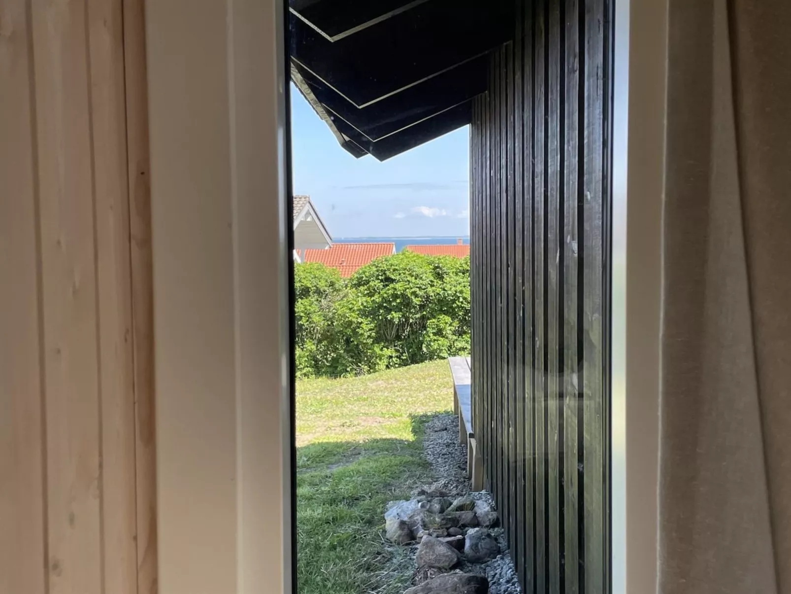 "Ely" - 300m from the sea-Buiten