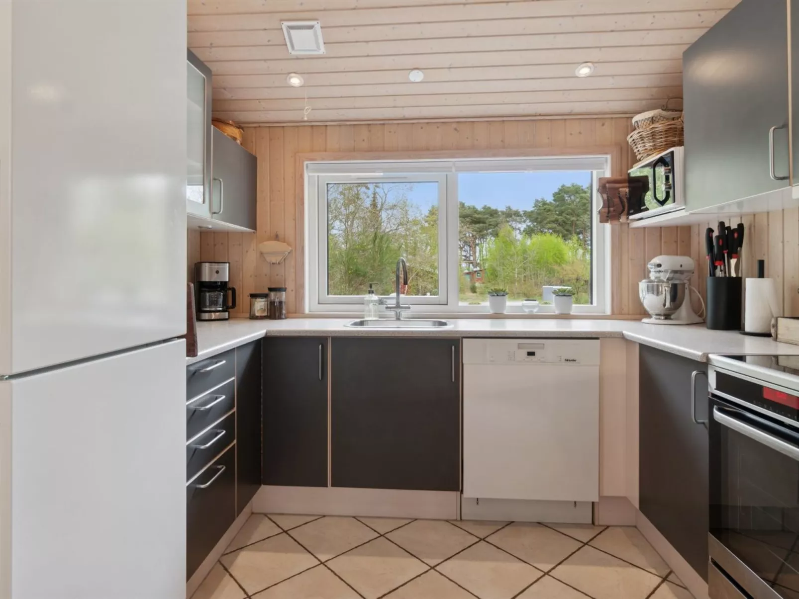 "Bergulv" - 75m from the sea-Binnen