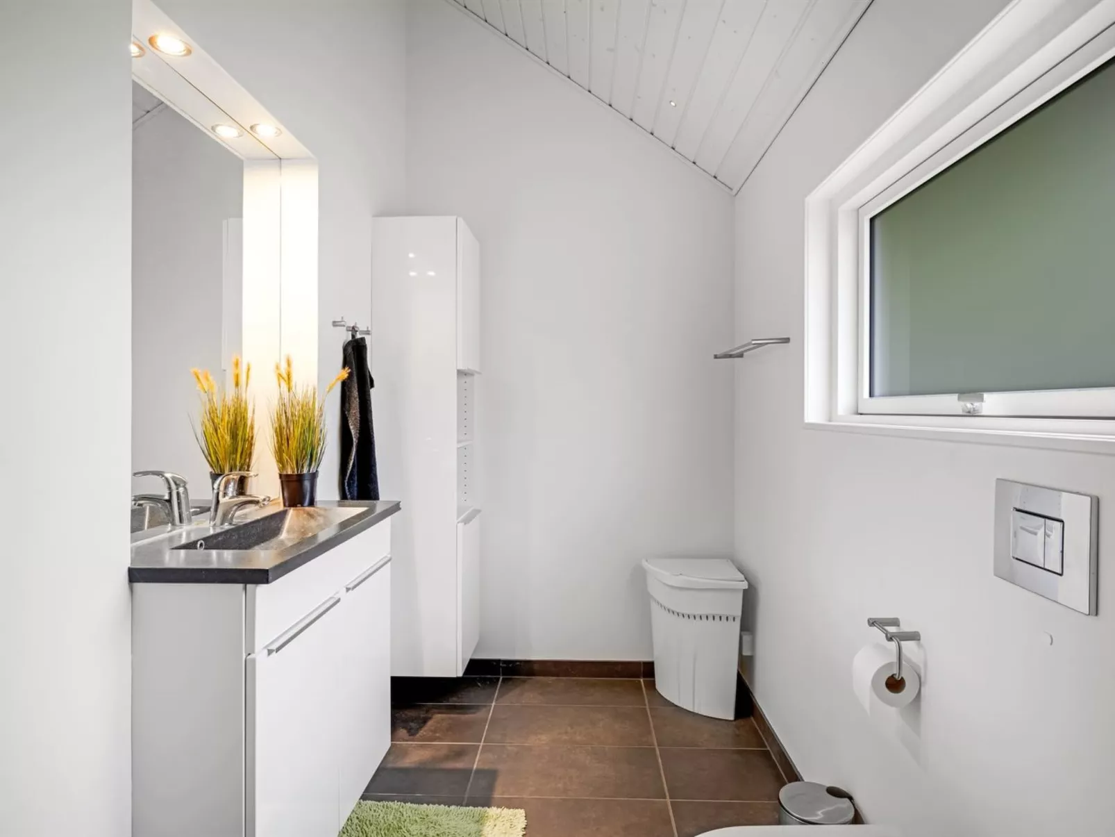 "Ketilbiorn" - 1.2km to the fjord-Binnen