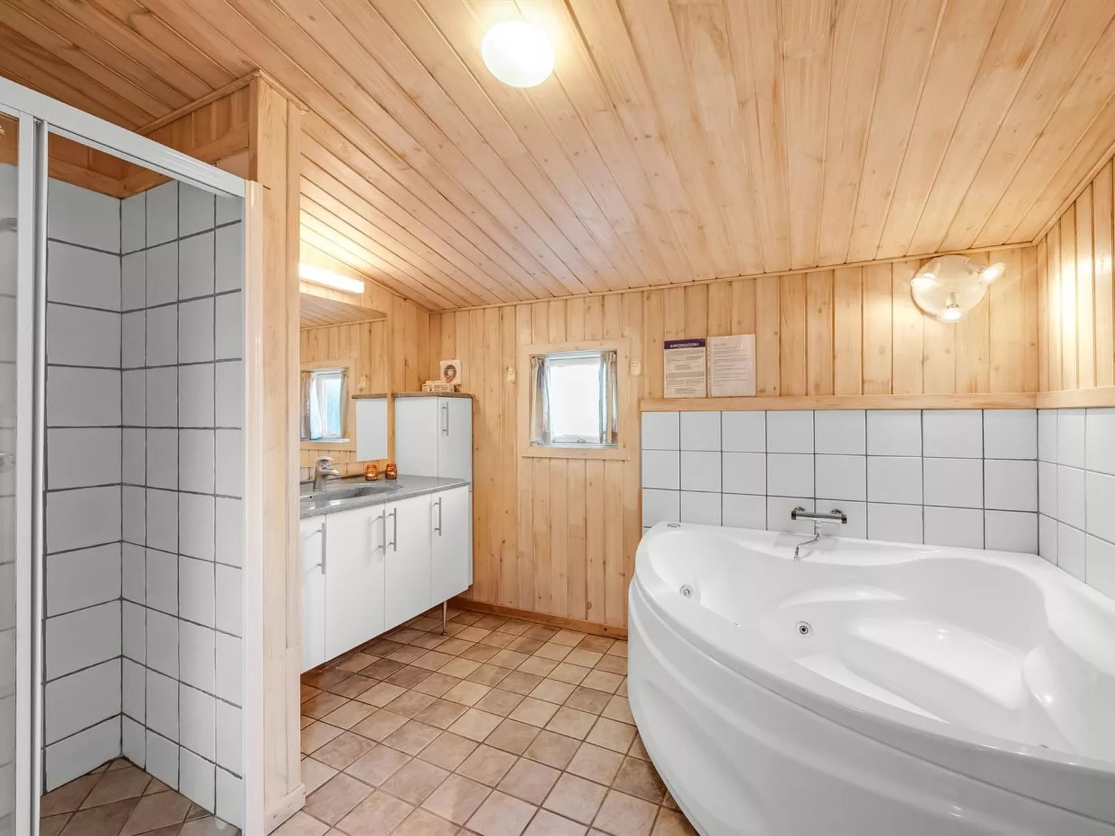 "Benjamina" - 530m to the fjord-Binnen