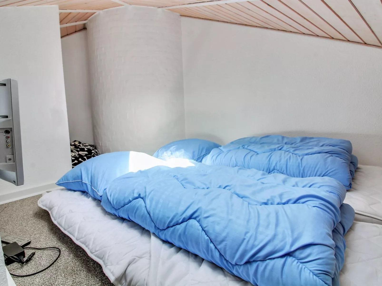 "Jani" - 25km from the sea-Binnen