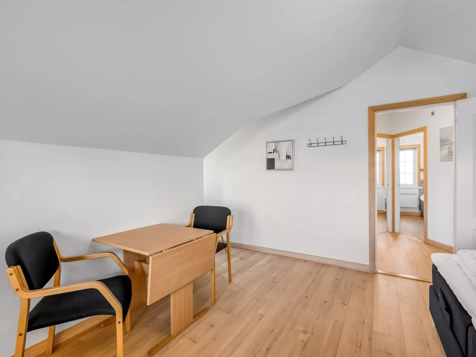 "Adelia" - 850m to the fjord-Binnen