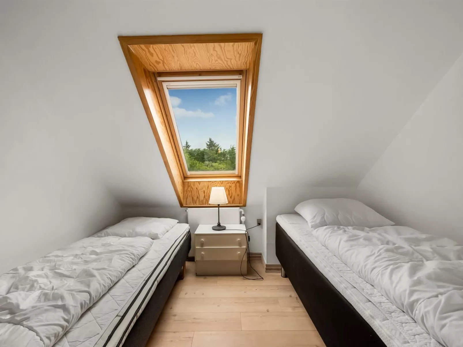 "Wilmar" - 1km to the fjord-Binnen