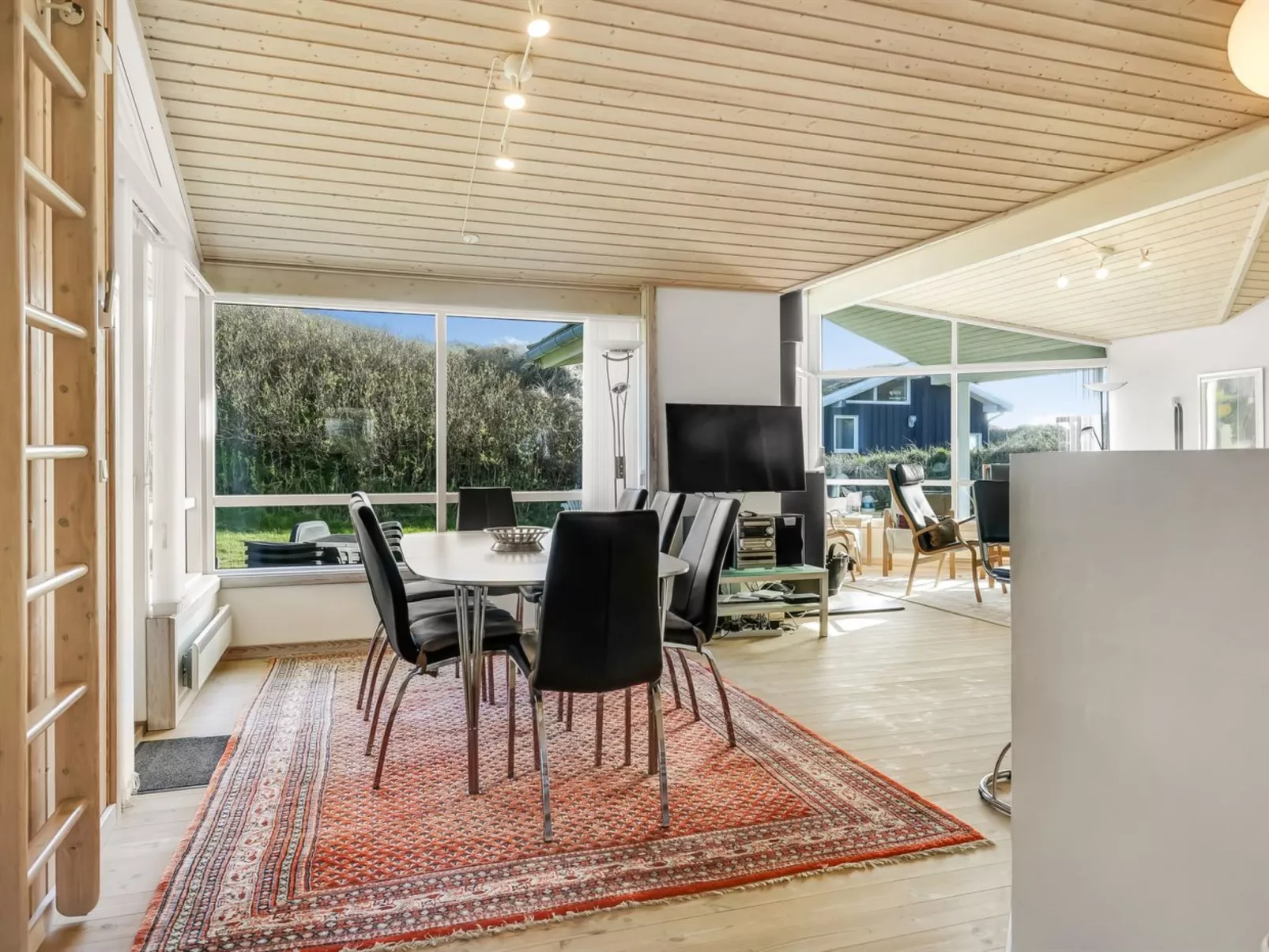 "Bovi" - 300m from the sea-Binnen