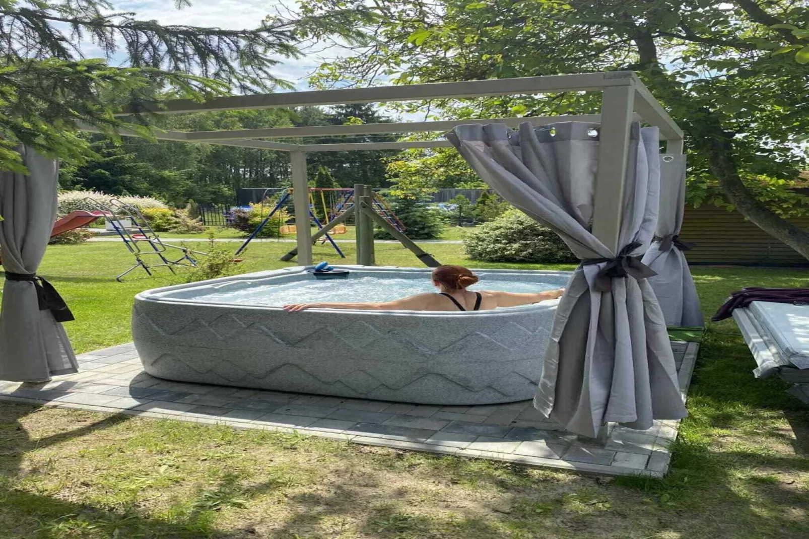 Budlejowy domek dla 4 osób w Kołczewie-Zwembad