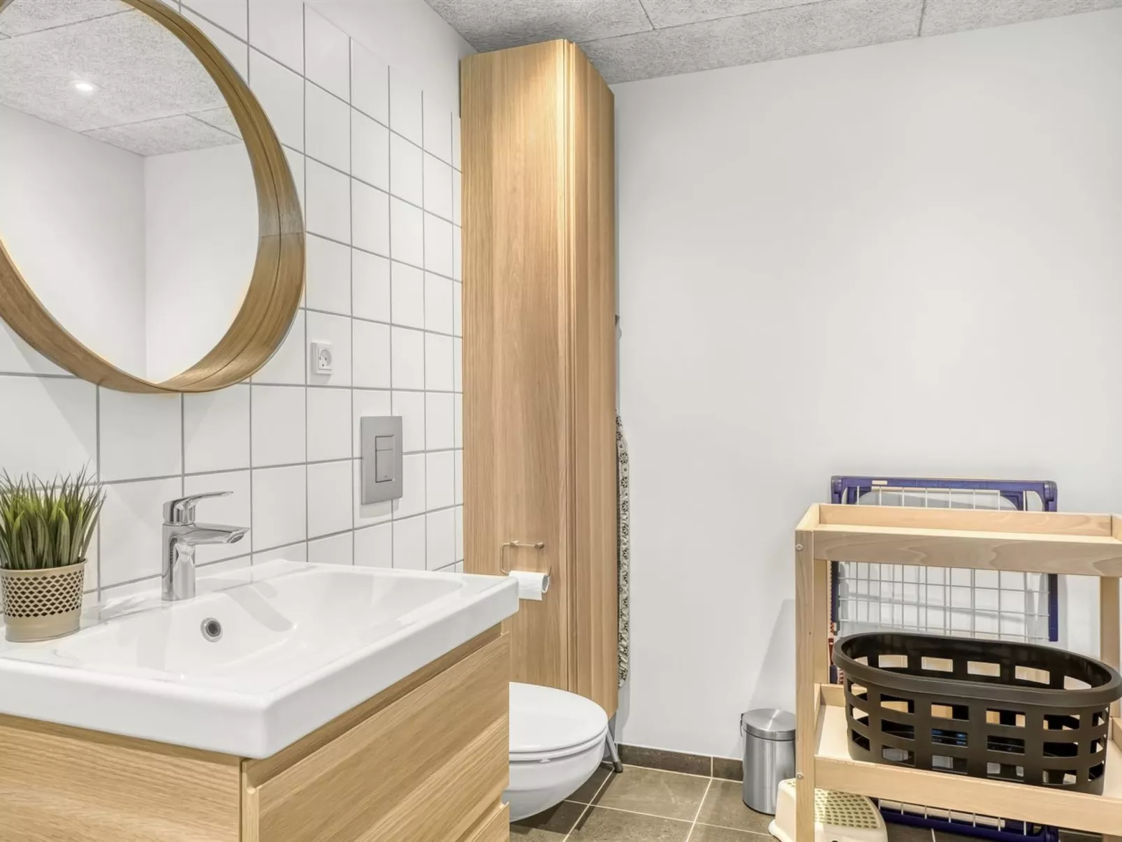 "Alfrede" -  from the sea-Binnen