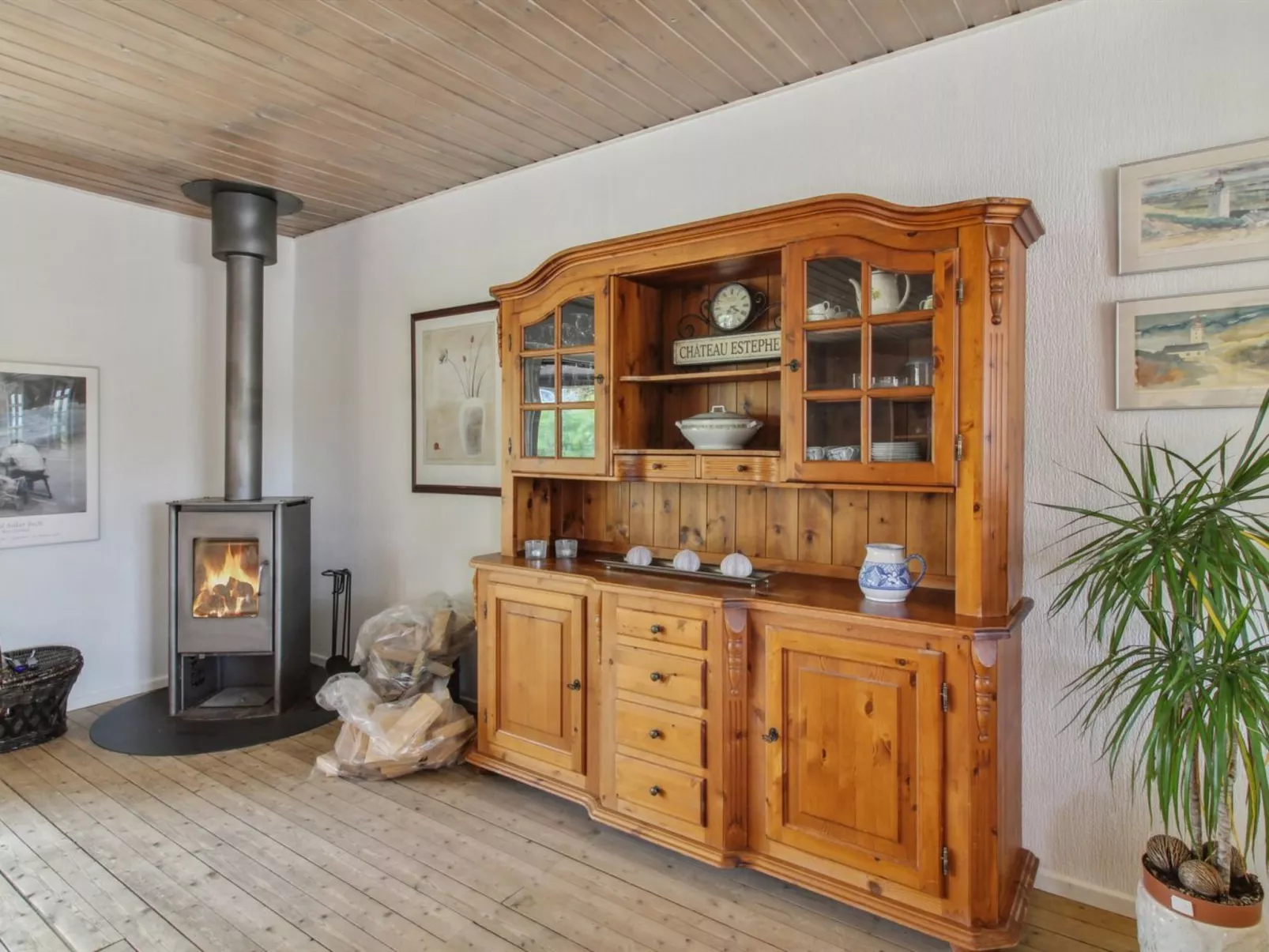 "Ellanor" - 1.4km from the sea-Binnen