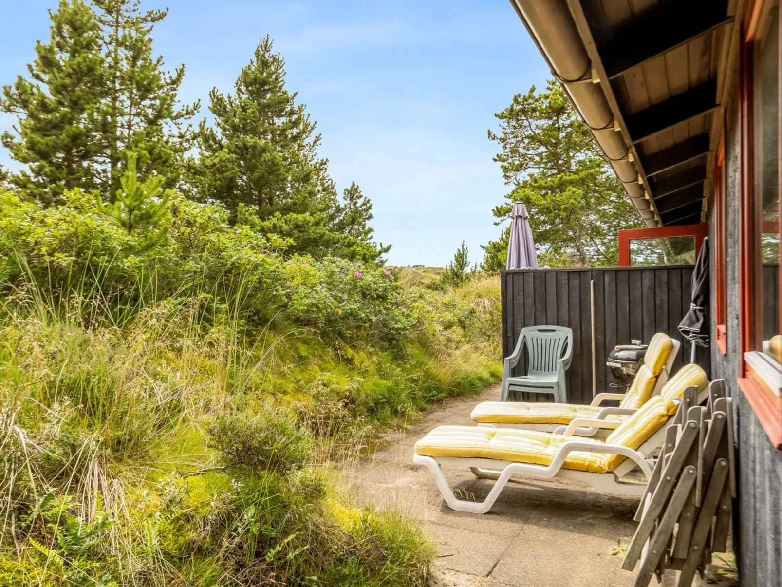 "Vemund" - 300m from the sea-Buiten