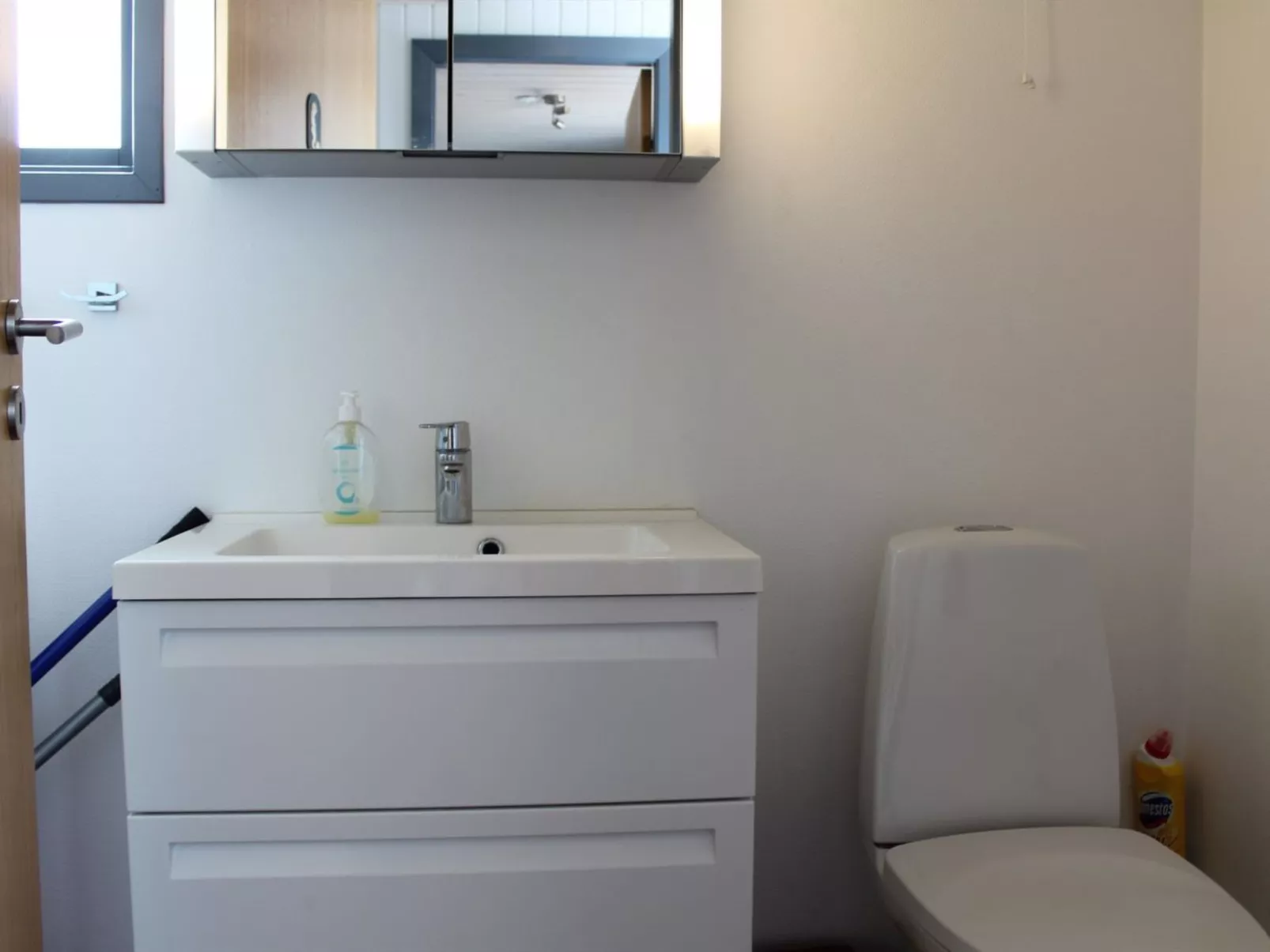 "Jannik" - 300m from the sea-Binnen