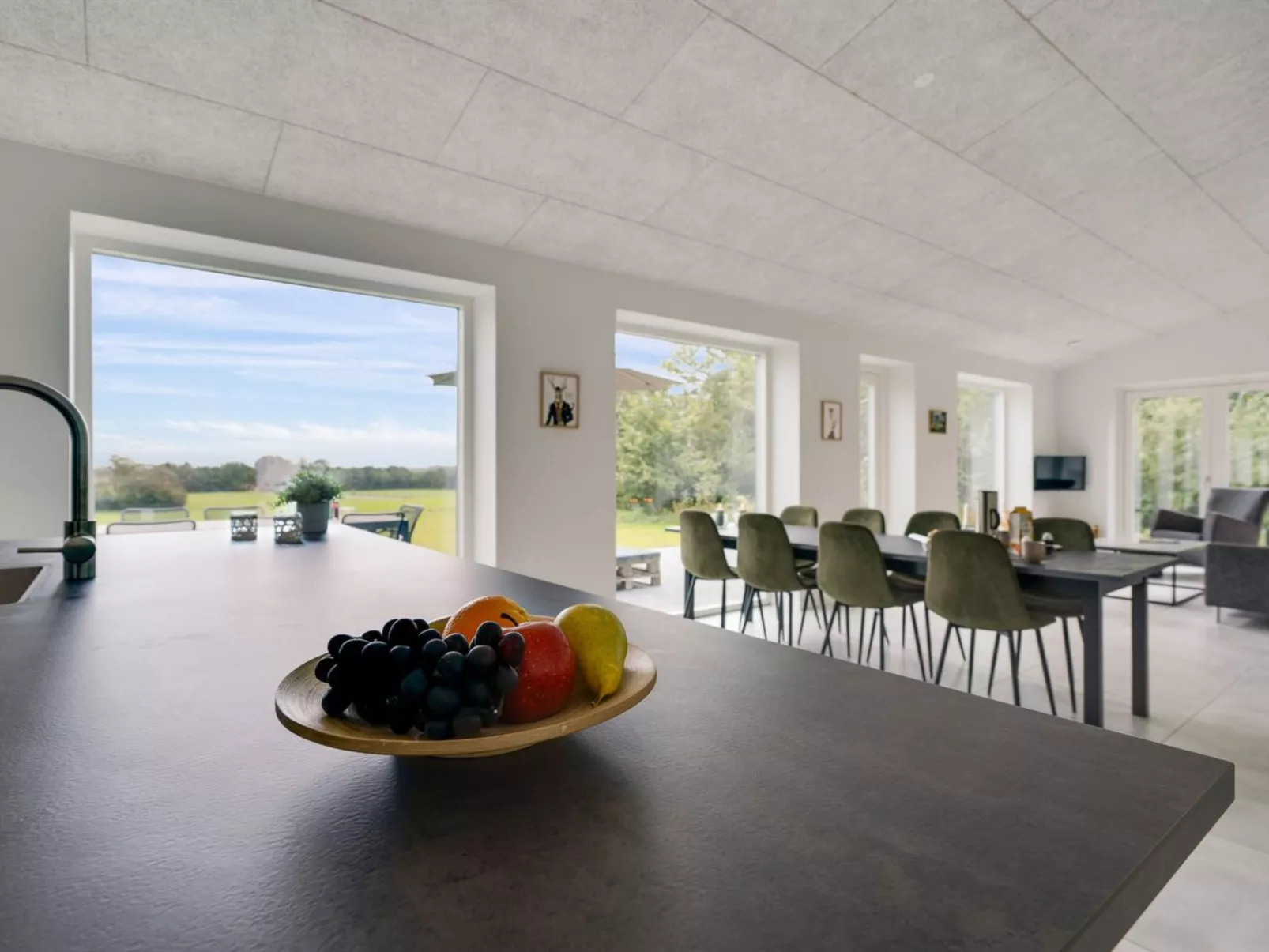 "Landuin" - 30km from the sea-Binnen