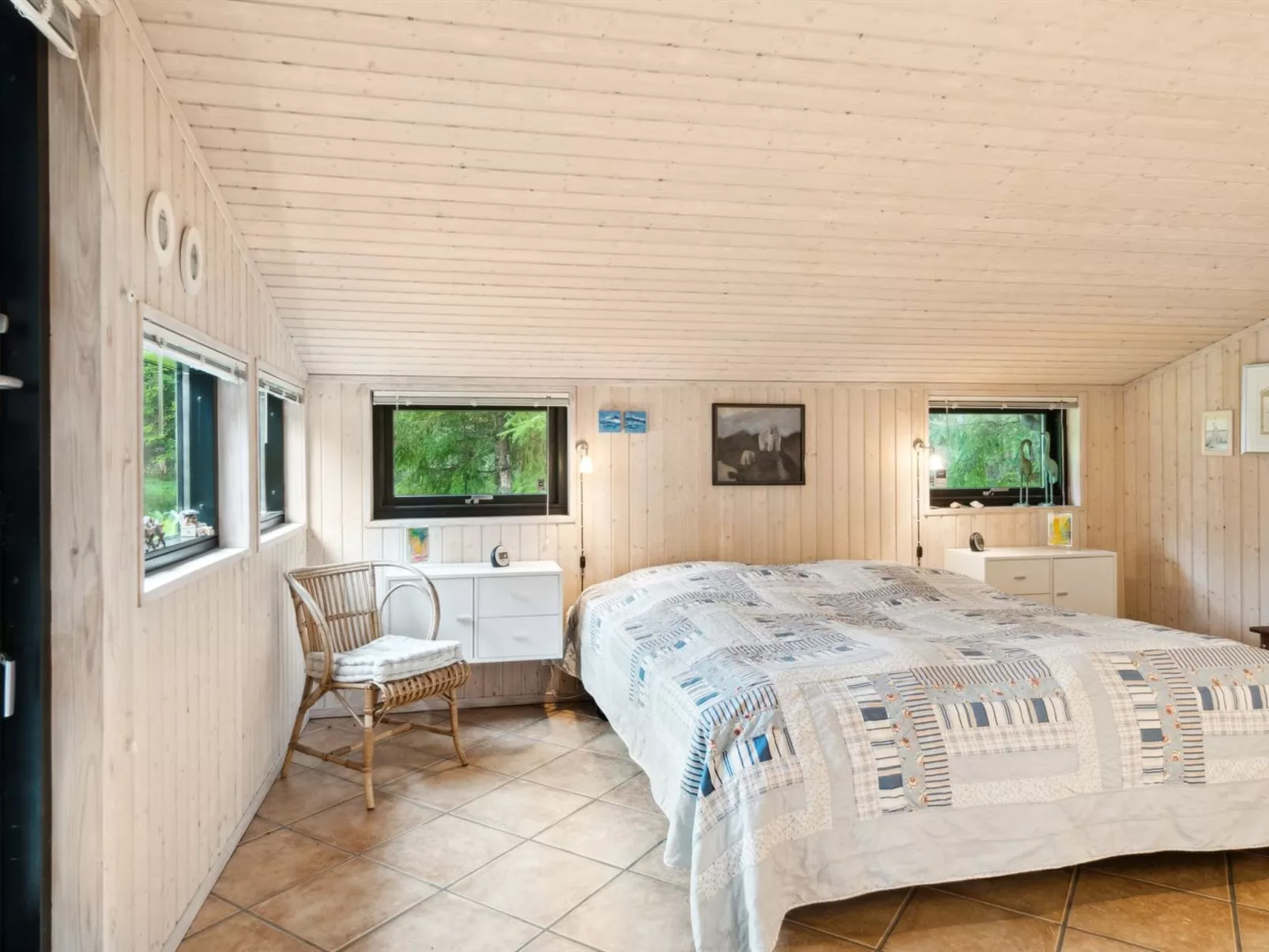 "Aiko" - 375m from the sea-Binnen