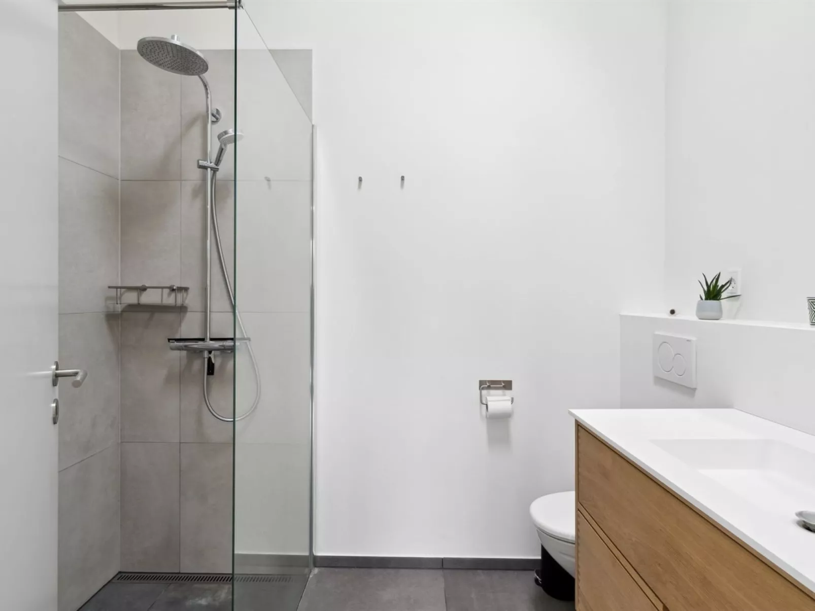 "Tessa" - 1.6km from the sea-Binnen