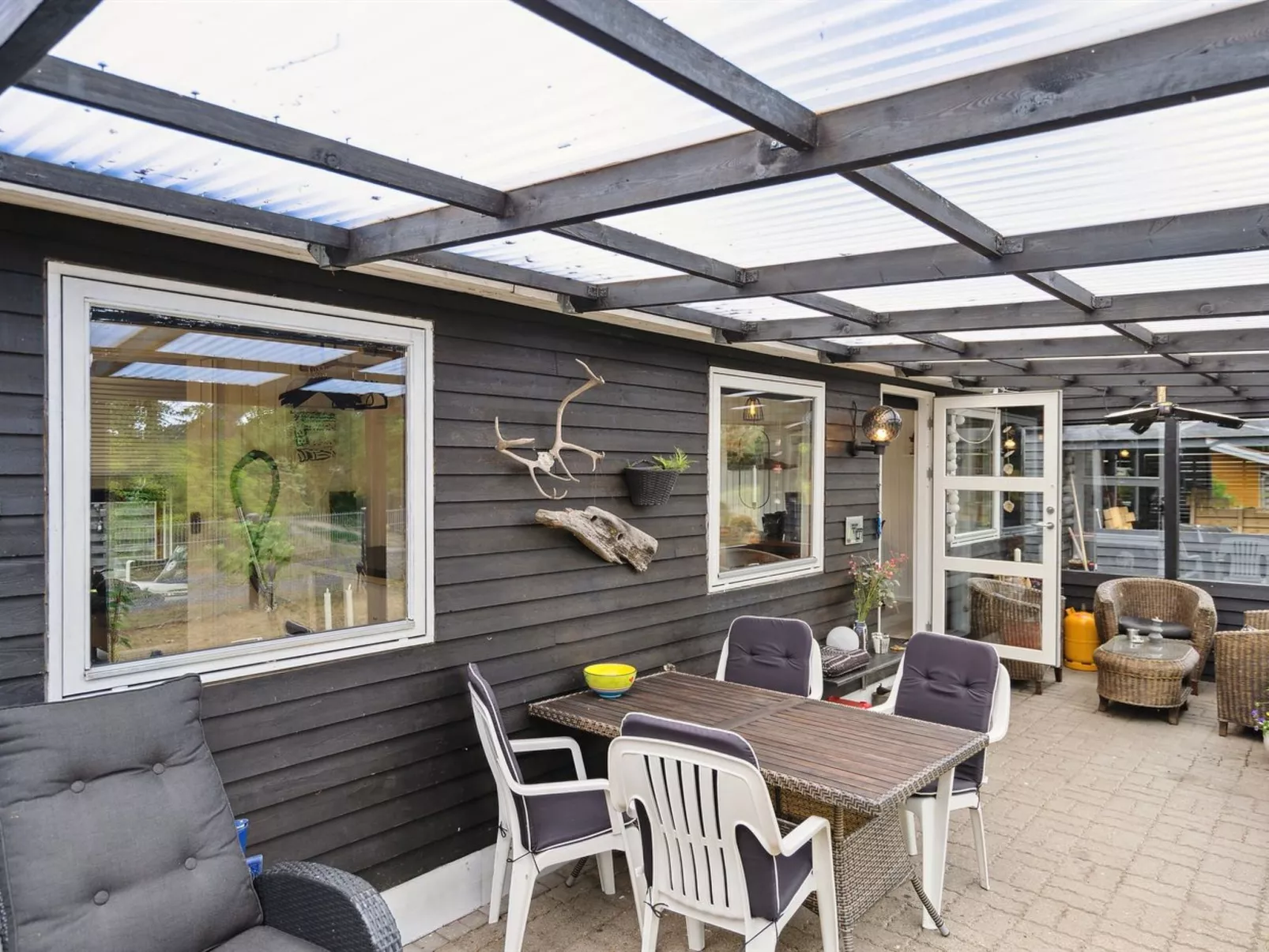 "Tjarven" - 300m from the sea-Buiten