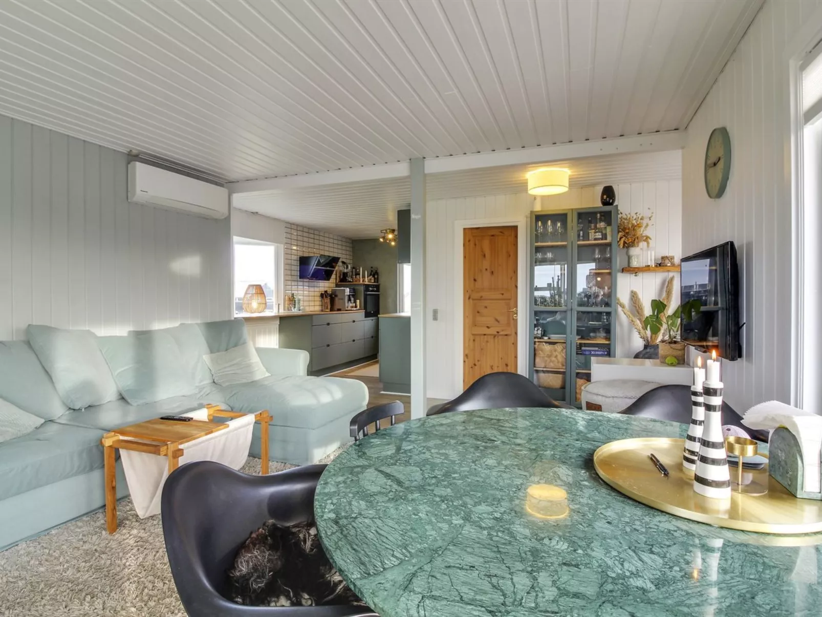 "Frederik" - 250m from the sea-Binnen