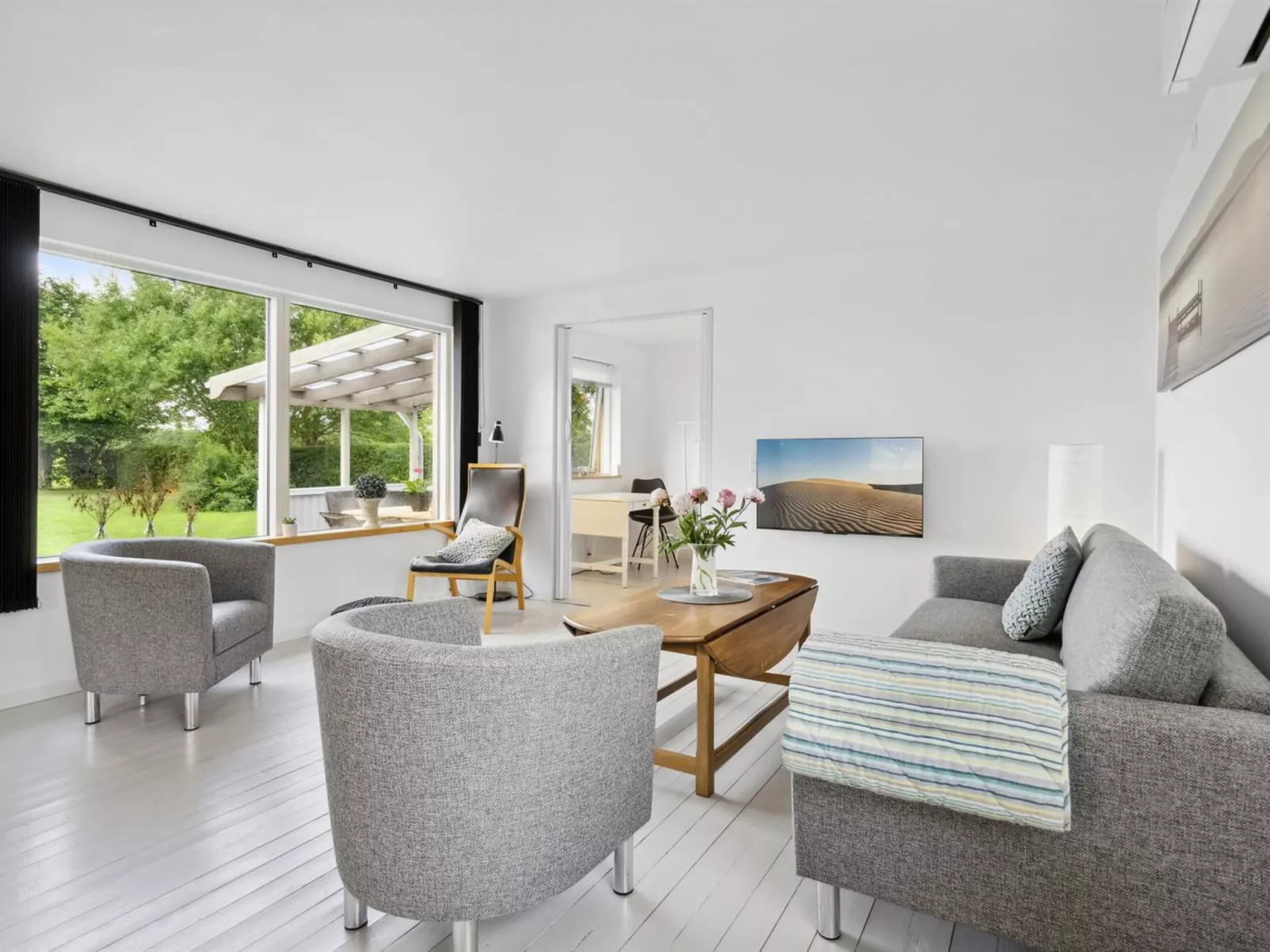 "Henric" - 500m from the sea-Binnen