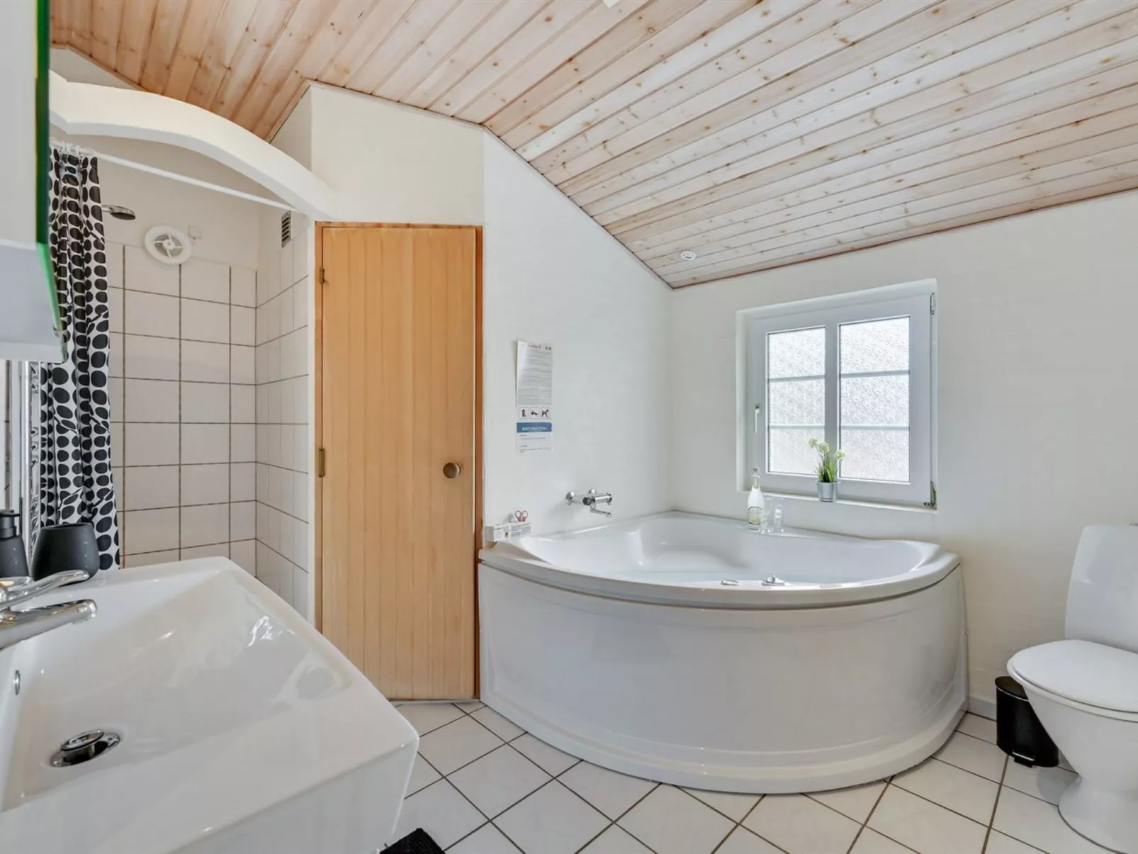 "Osmo" - 900m from the sea-Binnen