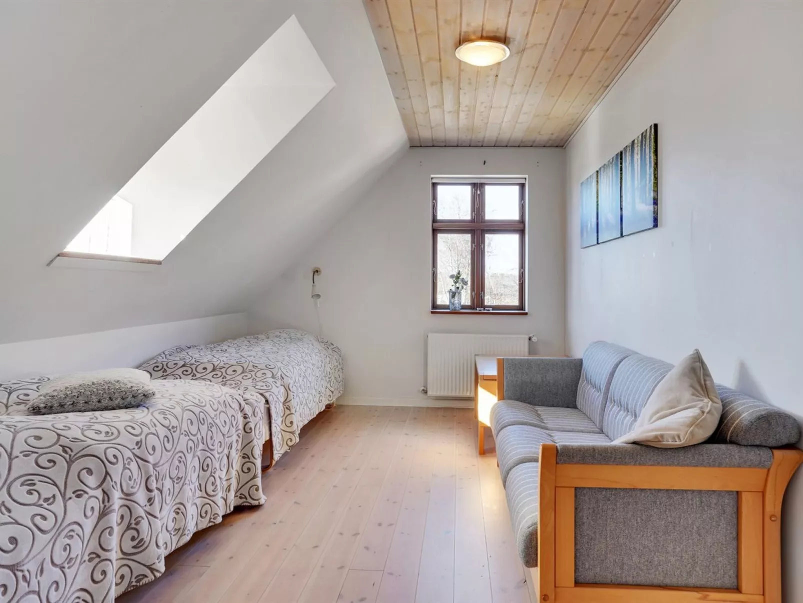 "Iarund" - 500m to the fjord-Binnen