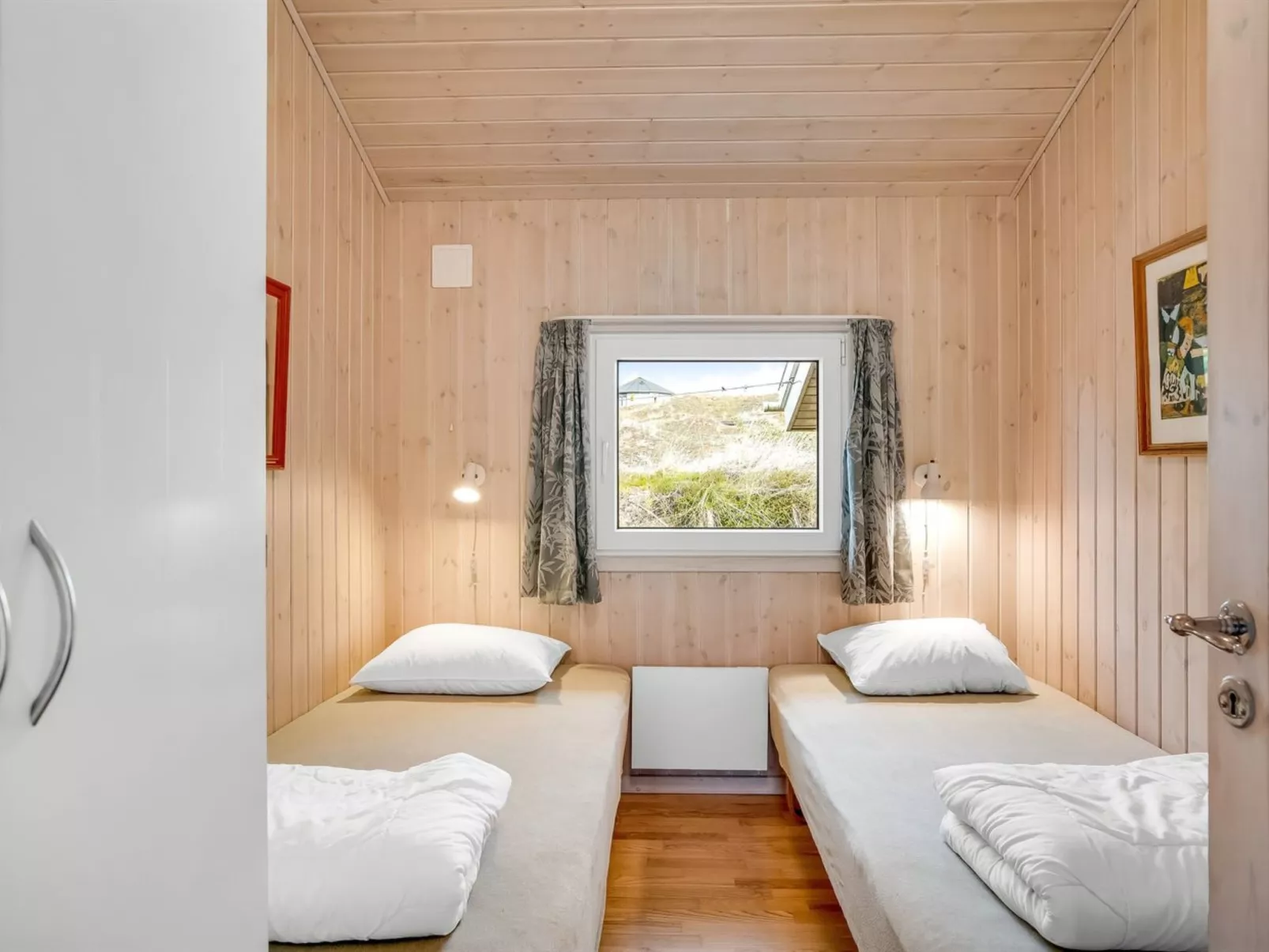 "Tineke" - 800m from the sea-Binnen