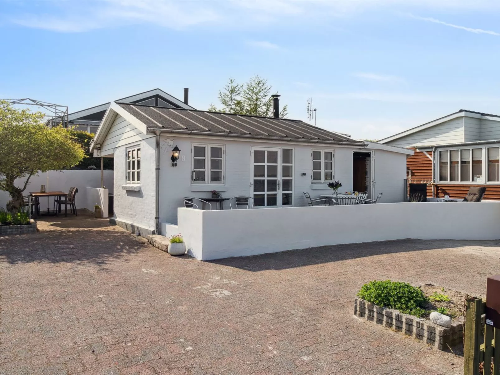 "Tameka" - 10m to the fjord-Buiten