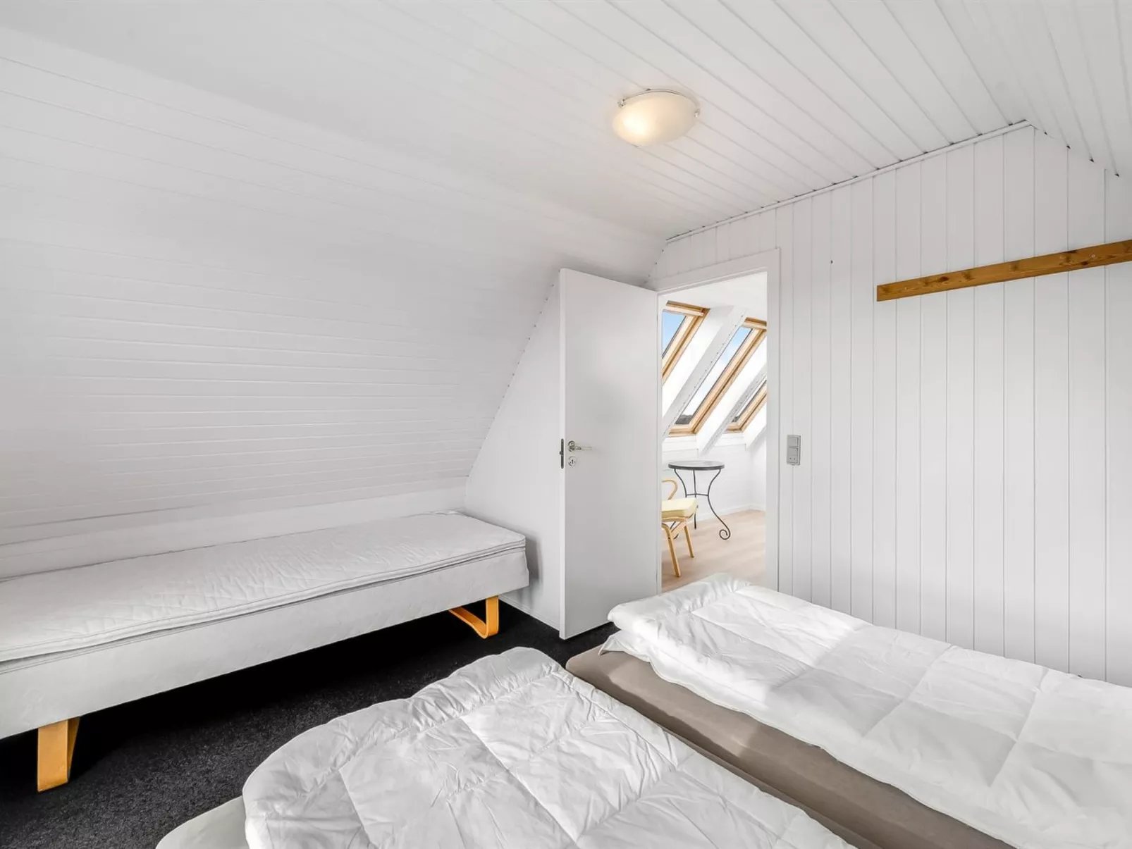 "Venla" -  from the sea-Binnen