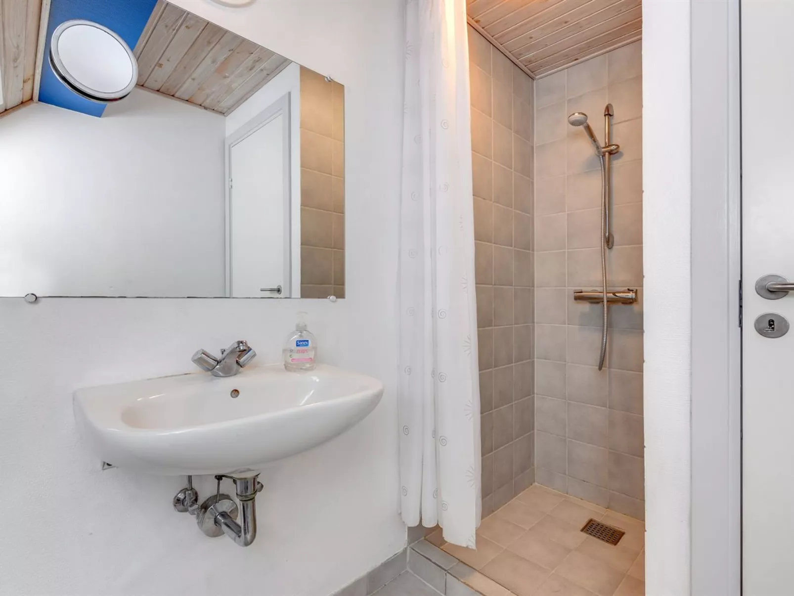 "Tabithe" - 2.2km from the sea-Binnen