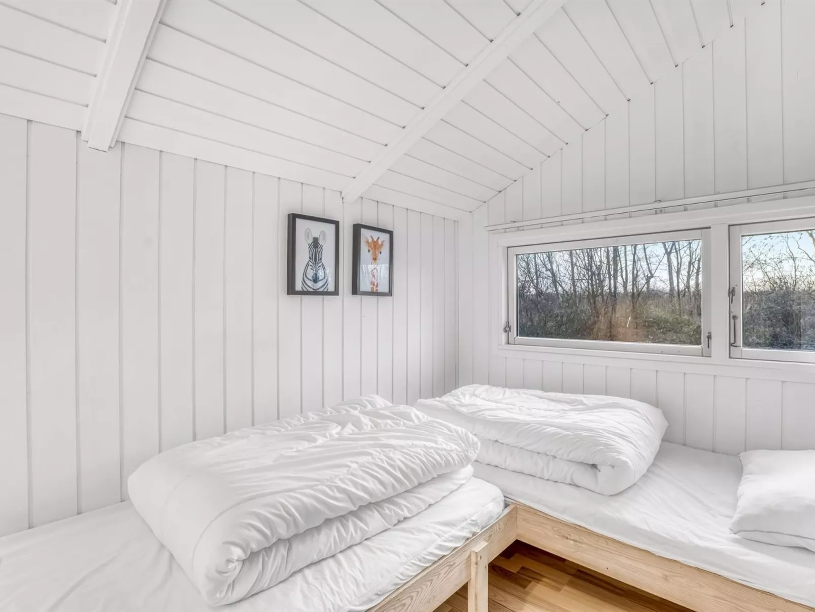 "Bjart" - 1.5km from the sea-Binnen