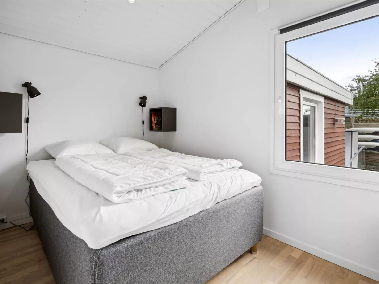 "Safina" - 100m from the sea-Binnen