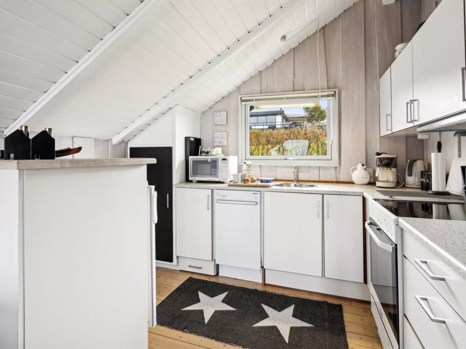 "Anu" - 400m from the sea-Binnen