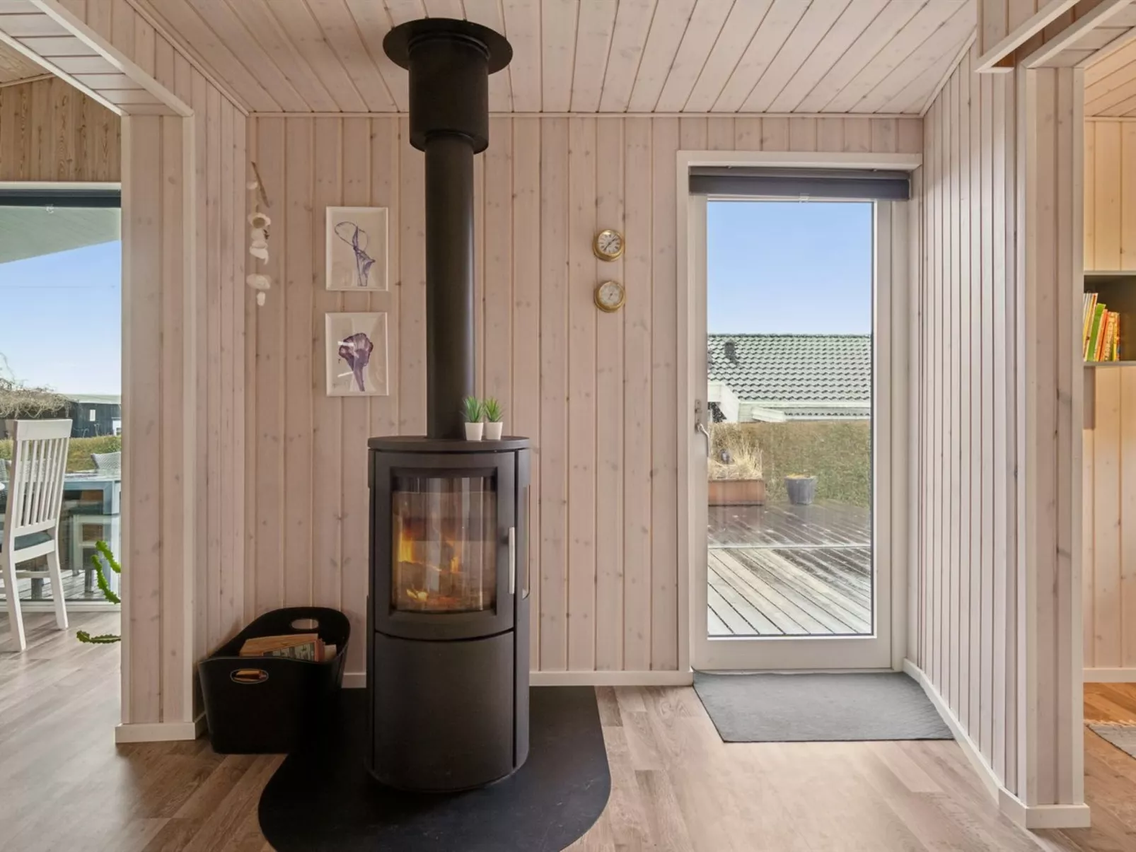 "Gyrid" - 150m from the sea-Binnen