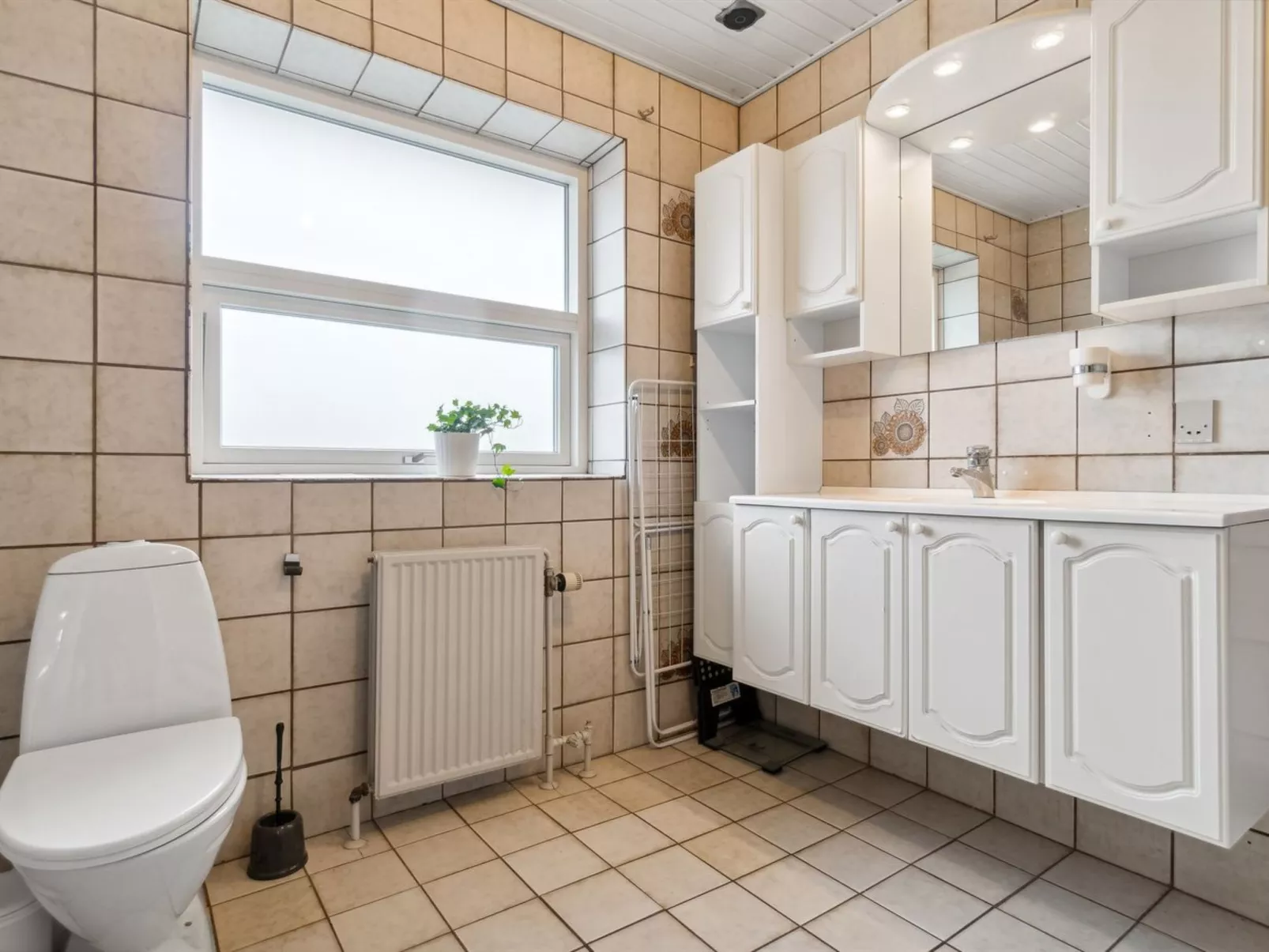 "Yrjö" - 1km from the sea-Binnen