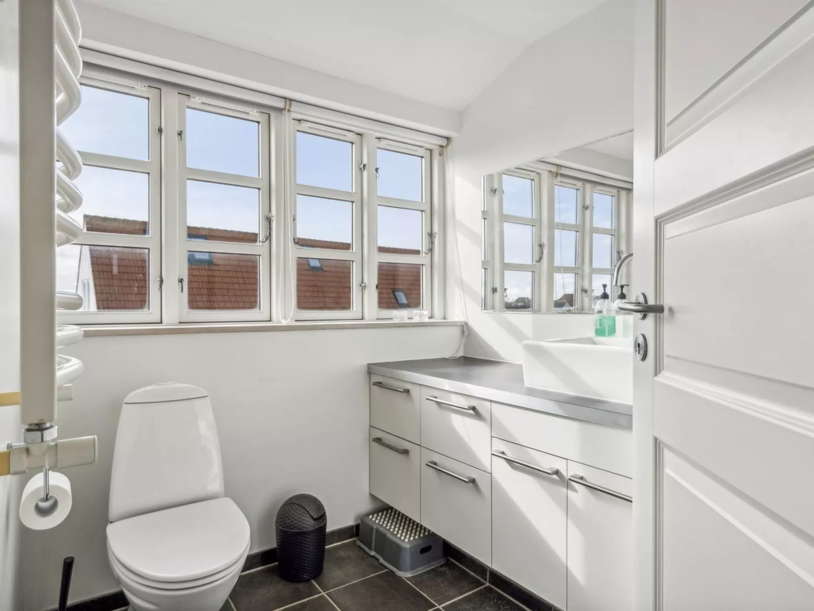 "Birtir" - 200m from the sea-Binnen