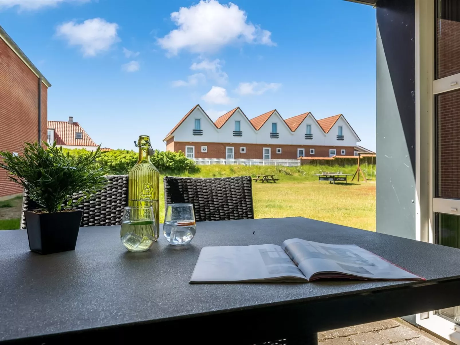 "Akai" - 100m from the sea - Buiten