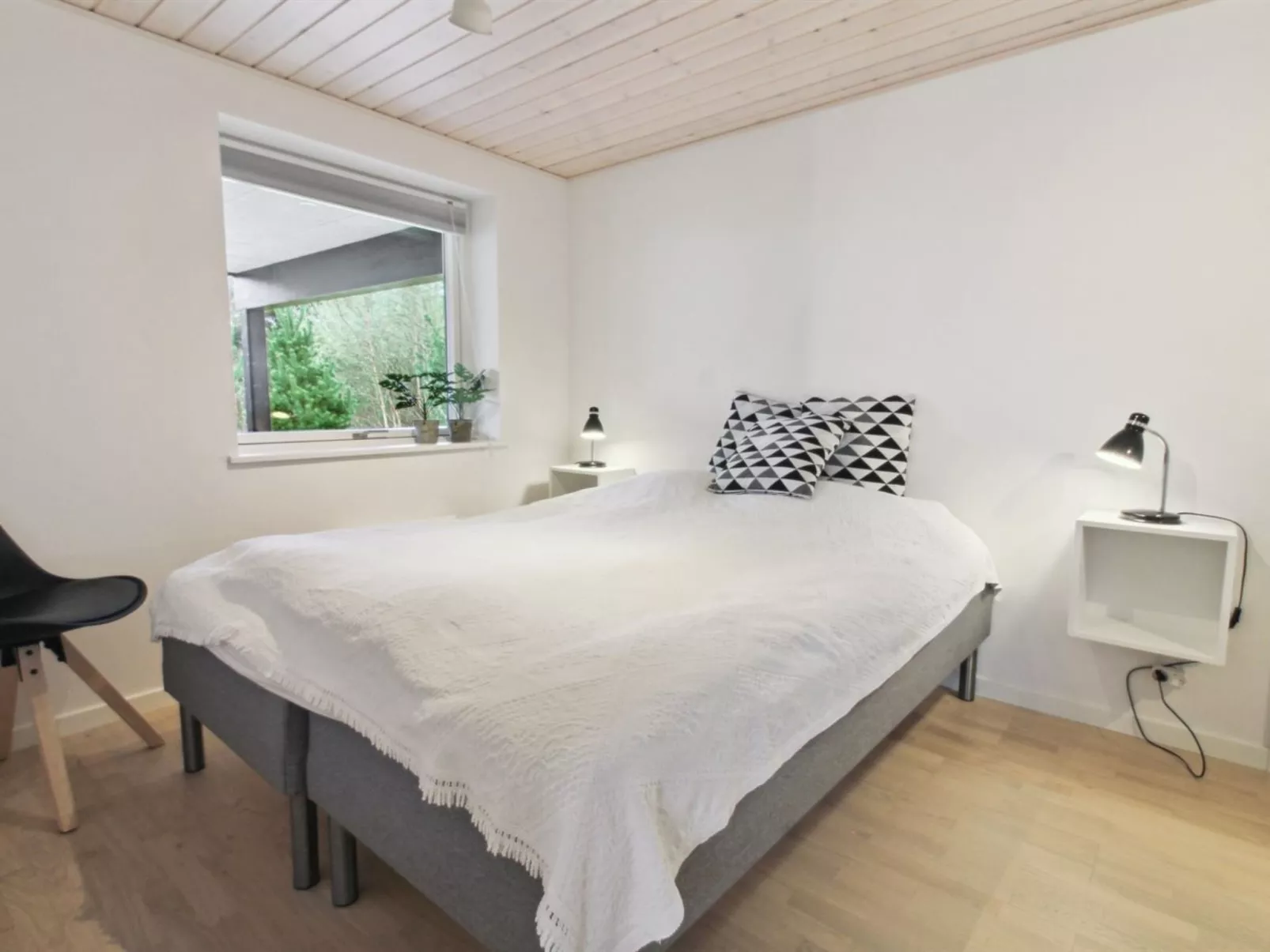 "Golubinka" - 2.5km from the sea-Binnen