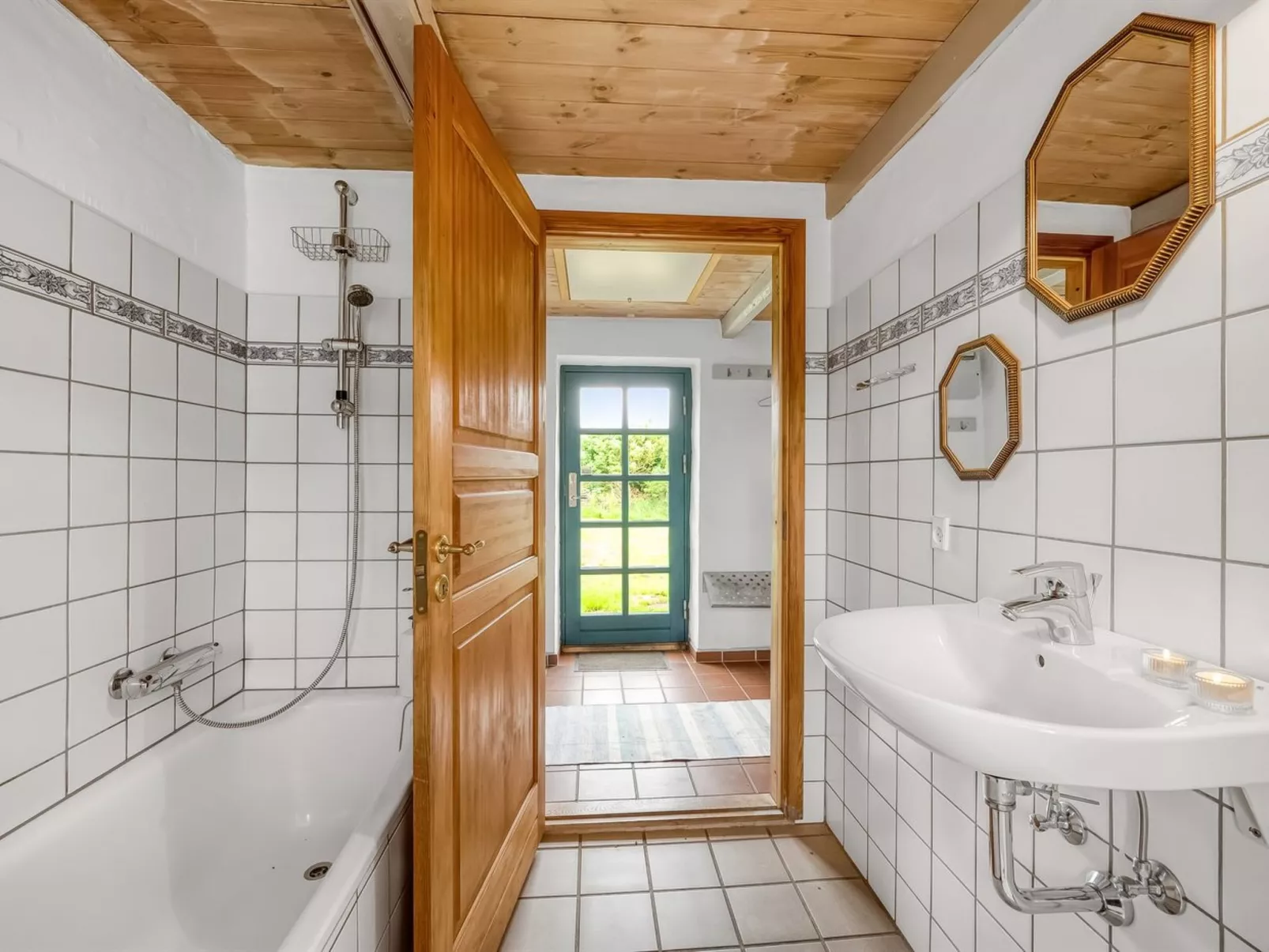 "Claus" - 1.5km to the fjord-Binnen