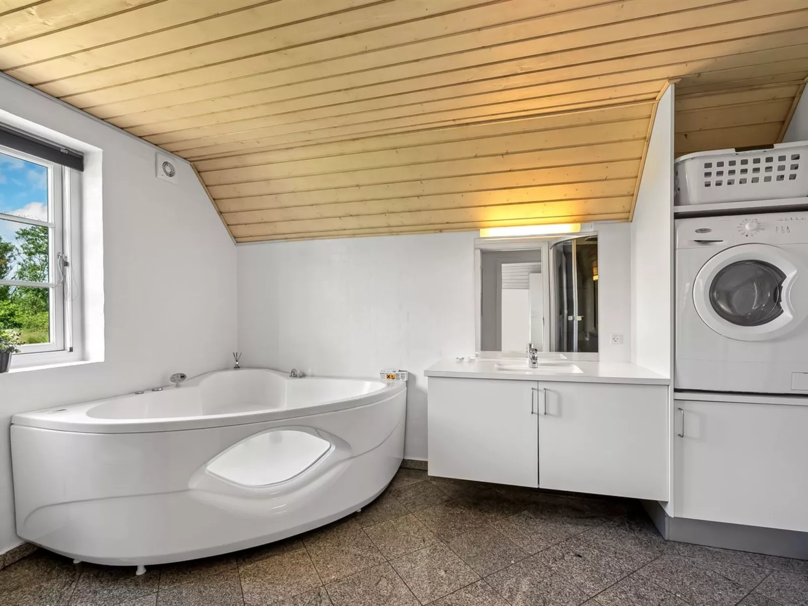 "Birette" - 1.2km from the sea-Binnen